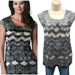 CAbi #817 Chantilly Lace Print 100% Silk Blouse Navy and Off White Size XS